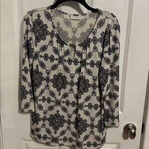 New York & Company Black and Cream Patterned Top